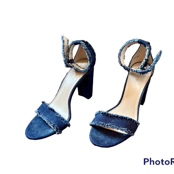 Sandal Denim Blue Jean Strappy Block Heel Size 7.5 Pella Moda - Picture 9 of 9
